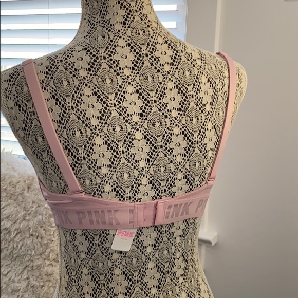 Bras - Picture 3 of 4